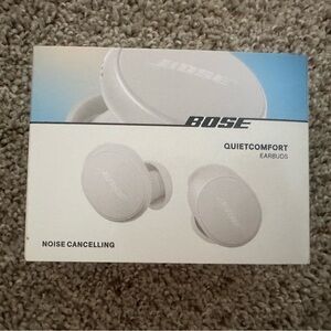 Bose QuietComfort Ultra Earbuds Headphones NEW NIB White Smoke Noise Cancelling